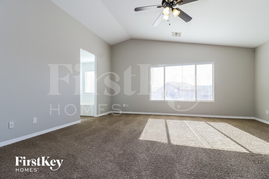 Building Photo - 21797 W Sonora St