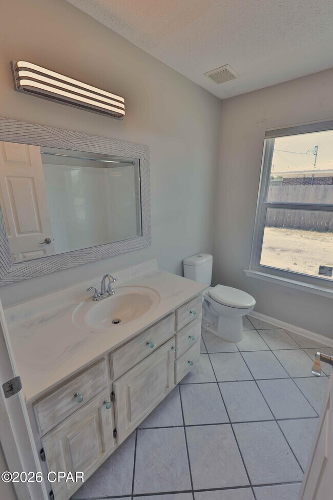 Building Photo - 3931 Treasure Cir