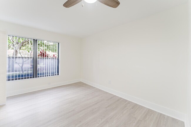 Building Photo - 3048 NW 27th Terrace