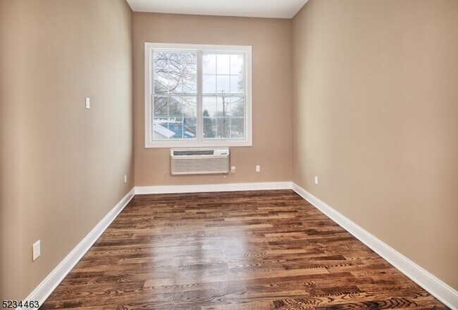 Building Photo - 27 Central Ave