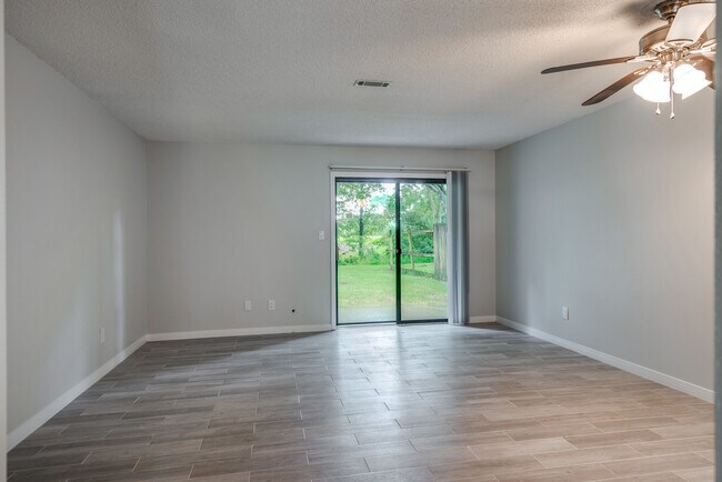 Building Photo - 3260 Cypress Ln