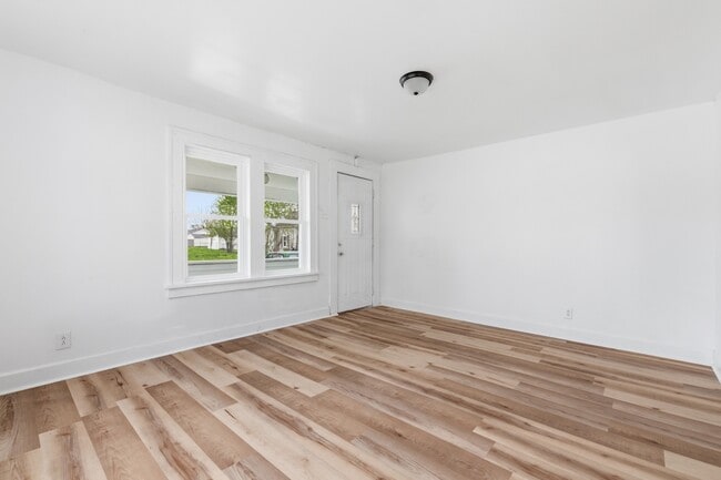 Building Photo - 2012 Arrow Ave