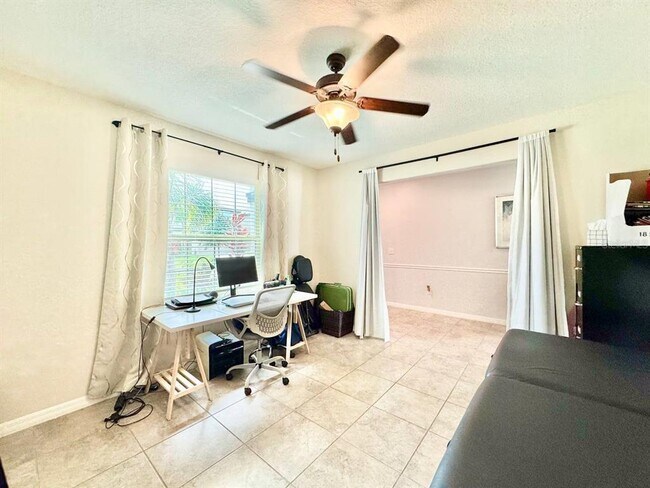 Building Photo - 10509 Carloway Hills Dr