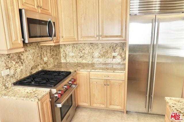 Building Photo - 210 S Spalding Dr