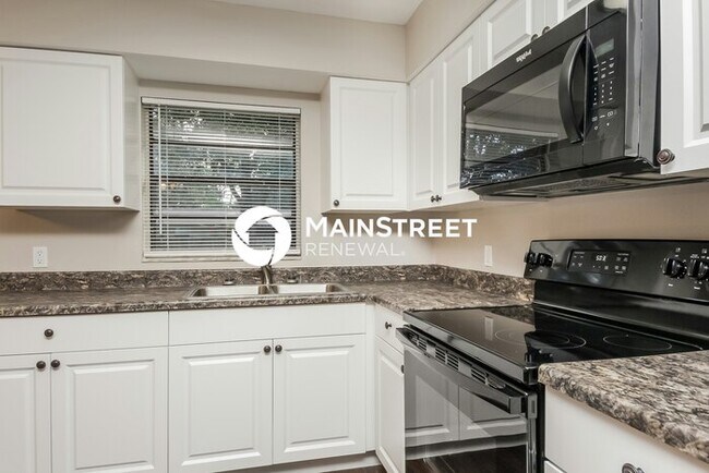 Building Photo - 3 Bedroom Pet-Friendly Home in St. Cloud, FL with Main Street Renewal