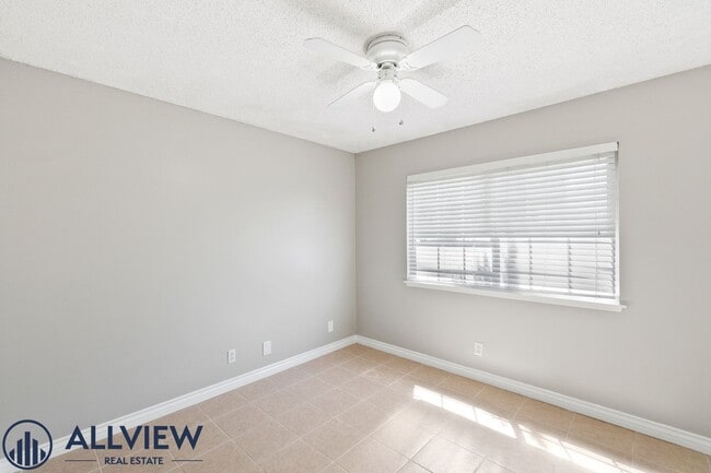 Building Photo - Upgraded 4 Bedroom, 3 Bathroom Home Available