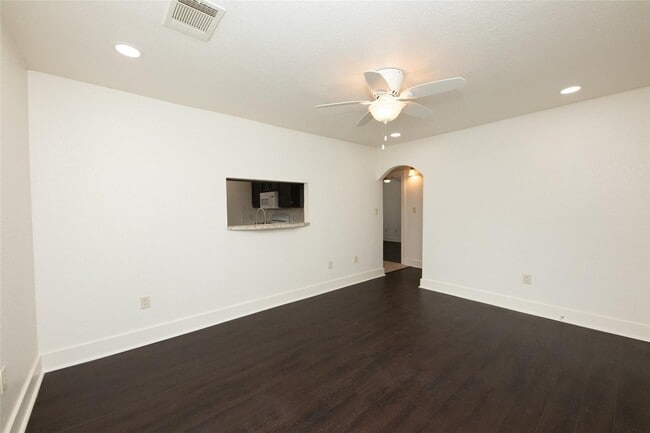 Building Photo - 342 Husk Ln