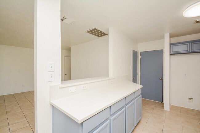 Building Photo - 9107 Dairy View Ln