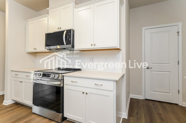 Building Photo - 811 Pear Blossom Ct