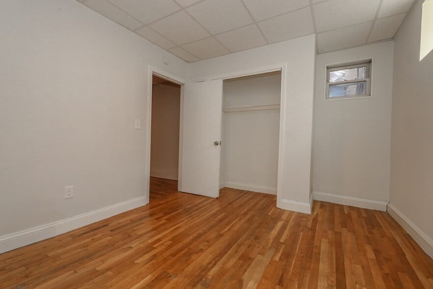 Building Photo - 16 Aberdeen St