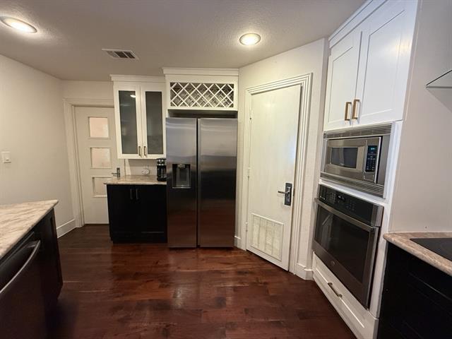 Building Photo - 1323 St Joseph St