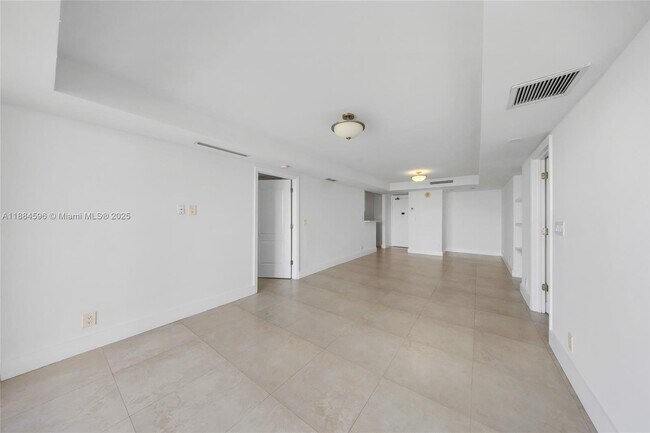 Building Photo - 20301 W Country Club Dr