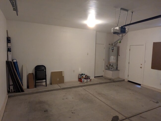 Building Photo - Three bedroom rental in Rancho Sahuarita Move -in ready