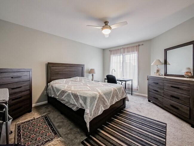 Building Photo - AVAILABLE NOW! Sun-Filled 3-Bed, 2.5-Bath Home with Golf Course Views in Bloomfield Hills