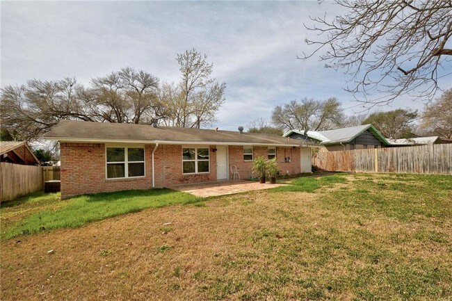 Building Photo - 1510 Northridge Dr