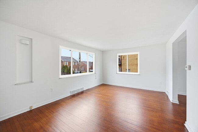 Building Photo - Newly renovated 3 bedroom all brick home in North Braddock!