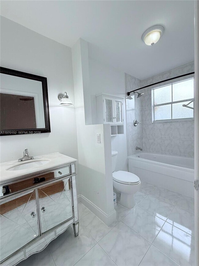 Building Photo - 16618 NW 73rd Ave