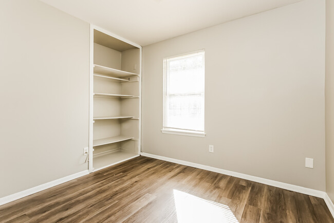Building Photo - 3 Bedroom Summerville Home