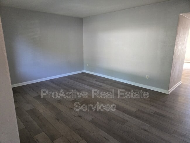 Building Photo - 606 Redkirk Ln