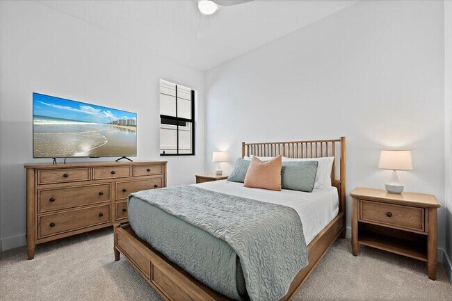 Building Photo - 13621 Le Christine Dr