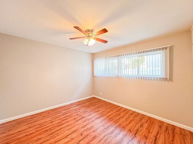 Building Photo - 4640 E 4th St