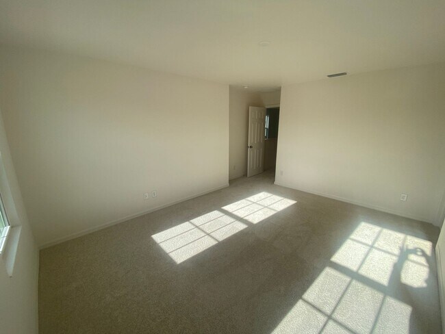 Building Photo - Limited-Time Offer: $500 OFF your second m...