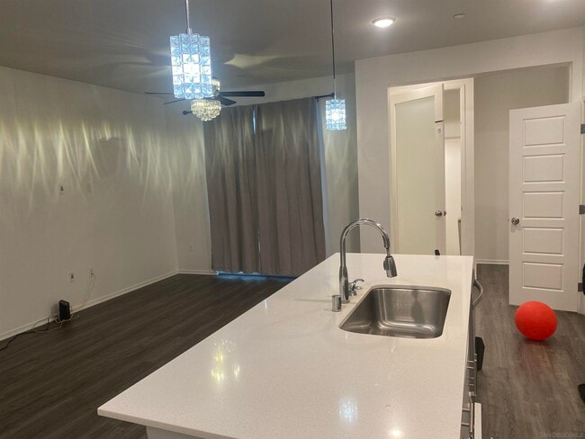 Building Photo - 5150 Calle Sandwaves