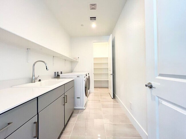 Building Photo - 10743 Patina Hills Ct