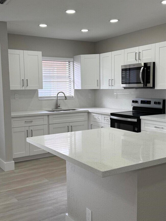 Building Photo - 2225 Raleigh St