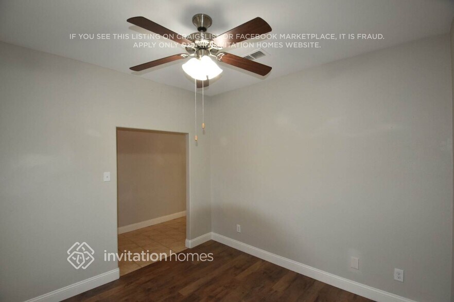 Building Photo - 652 Creekview Dr