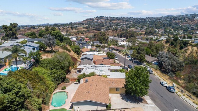 Building Photo - Private pool oasis!