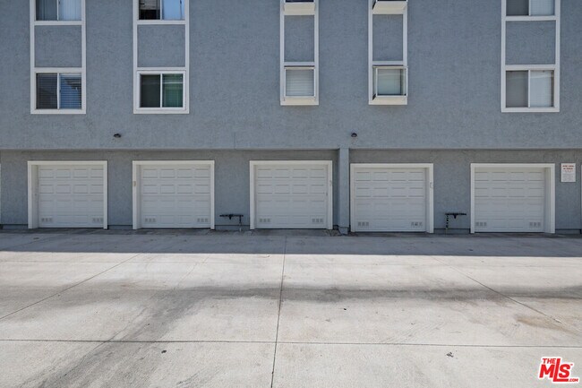 Building Photo - 26838 Claudette St