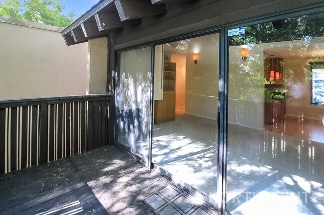 Building Photo - 2BR/2BA | Newly Renovated Unit | Community pools | In Woodside Sierra!
