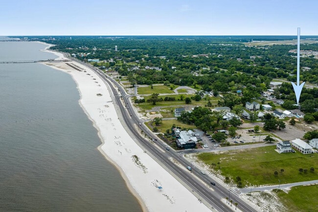 Building Photo - 164 Markham Dr