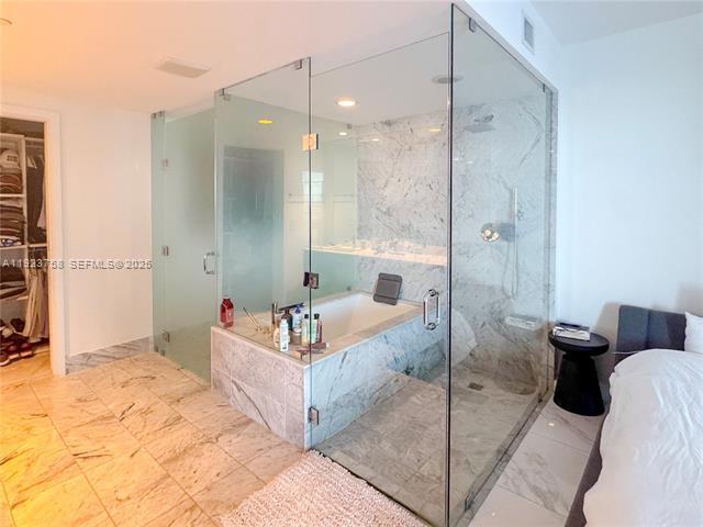 Building Photo - 3131 NE 7th Ave