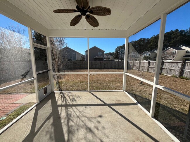 Building Photo - 275 Cameron St