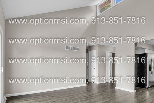 Building Photo - **Spacious 2-Bedroom Duplex in a Cul-de-Sac!**