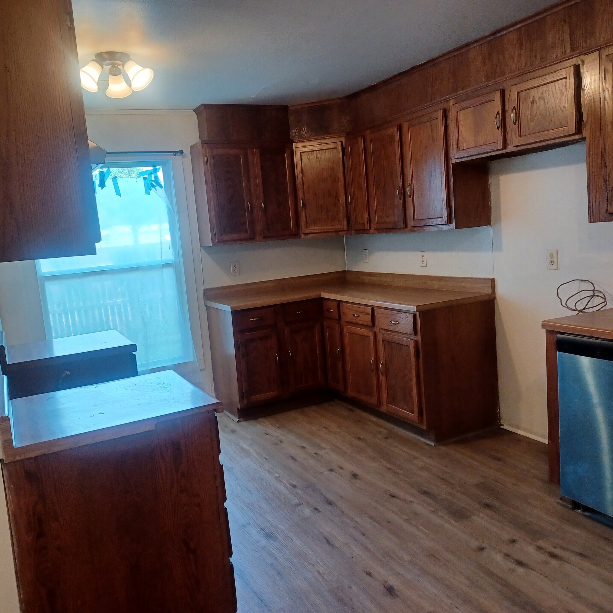 Building Photo - 505 W Maple