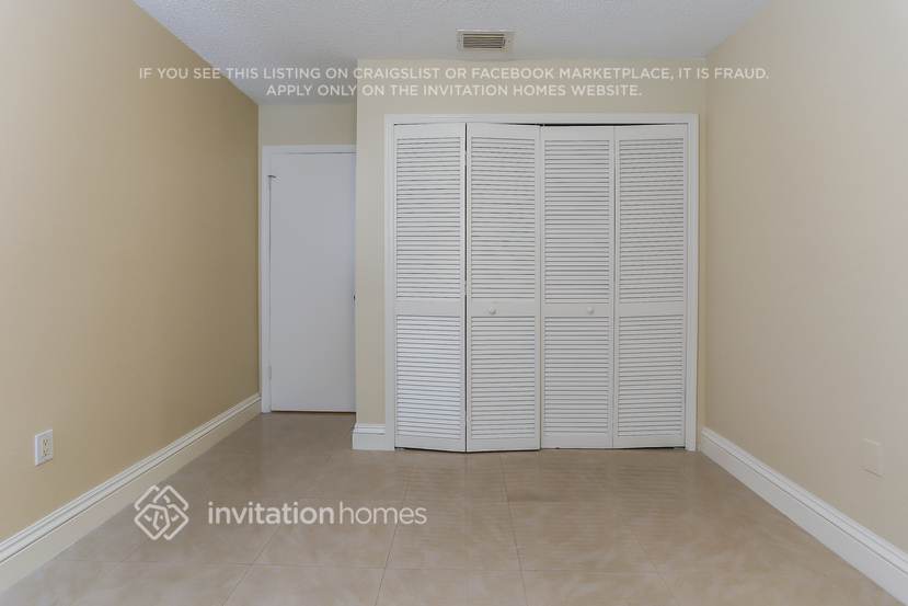 Building Photo - 505 NW 136th Ct