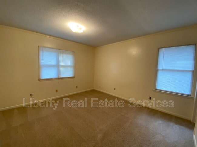 Building Photo - 262 Garden Cir