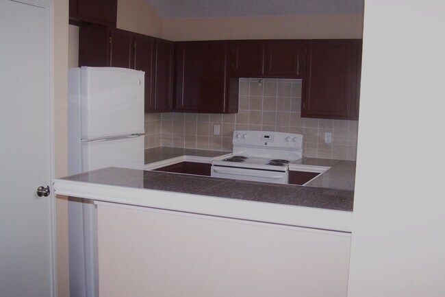 Building Photo - 6743 Poppy Dr