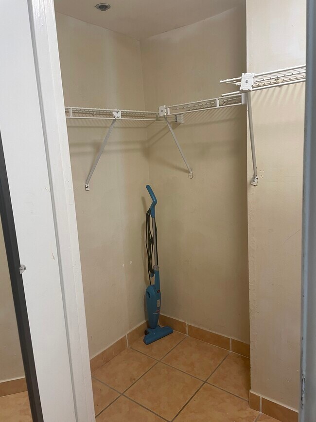 Building Photo - 6345 Collins Ave