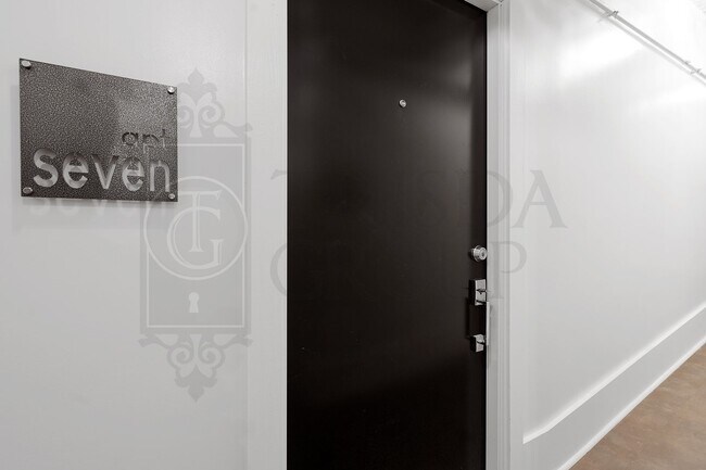 Building Photo - Modern 1 BR Apt in Mt Washington, 2 Off Street Parking Spaces, Private storage, Pets OK, W/D, DW, AC