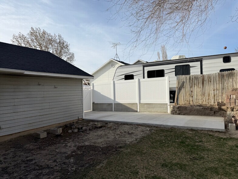 Building Photo - 2330 N 380 W St