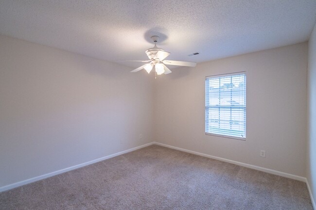 Building Photo - Spacious Home with Oversized Bedrooms & Op...