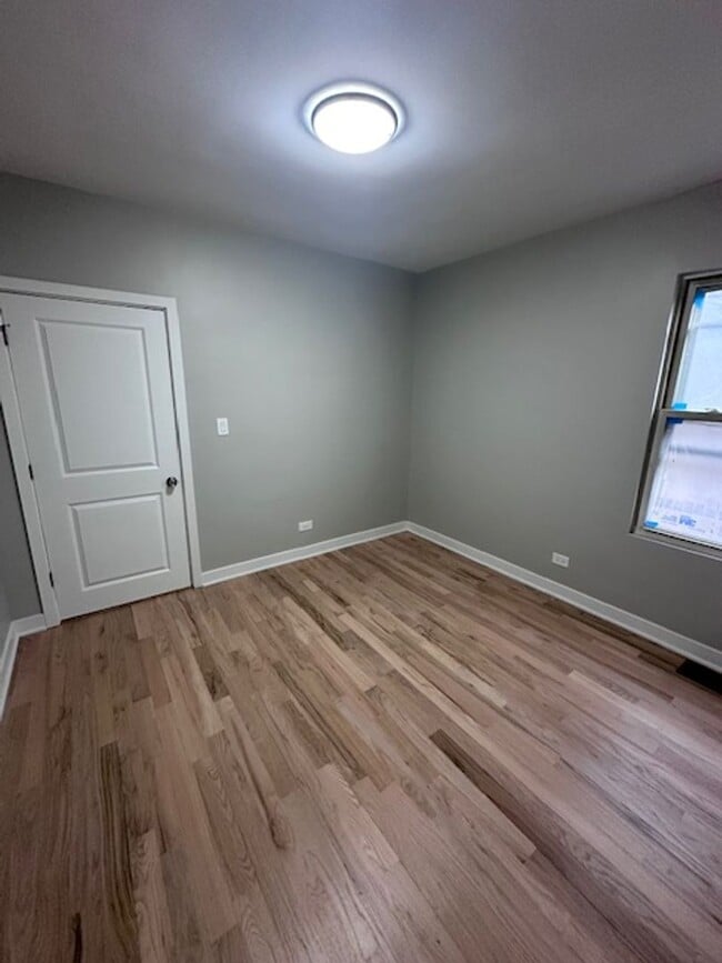 Building Photo - Clearing single family for rent