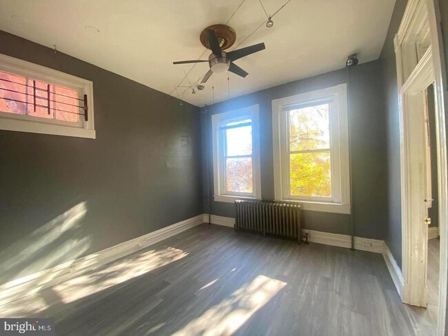 Building Photo - 1701 Linden Ave
