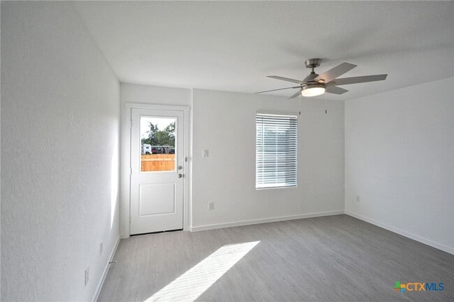 Building Photo - 12127 Floral Blossom