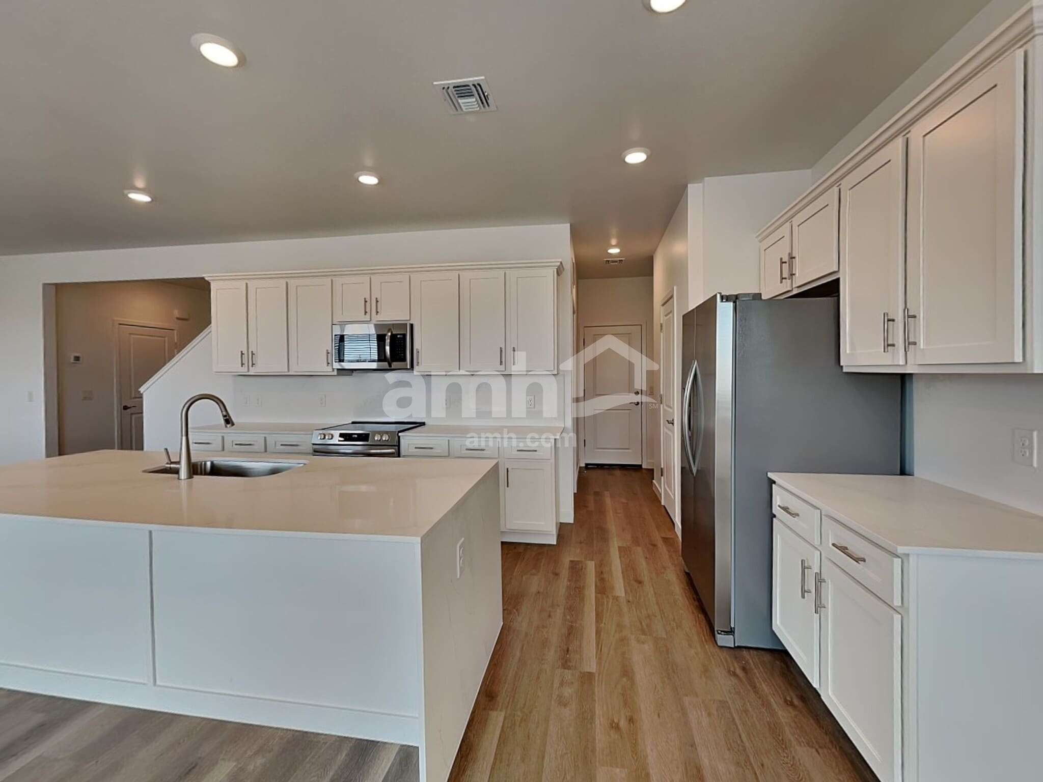 Building Photo - 6216 W Calle Lingo
