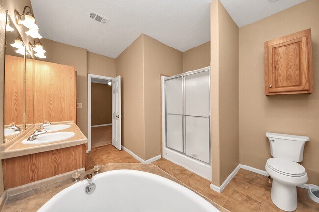 Building Photo - 27161 Remington Forest E